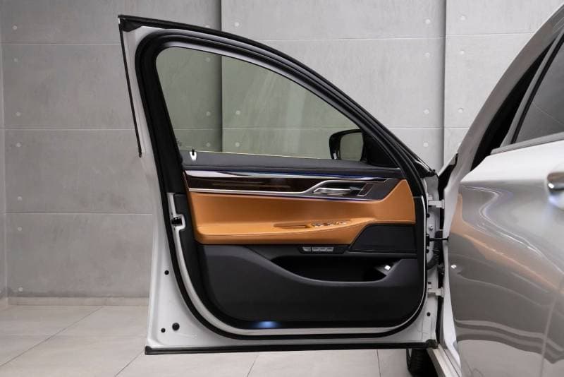 2018 BMW 730Li EXCLUSIVE thumbnail 7