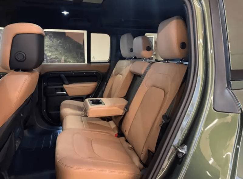 2026 Land Rover Defender thumbnail 8