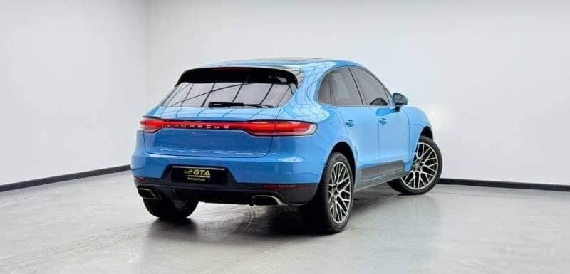 2020 Porsche Macan STANDARD thumbnail 4