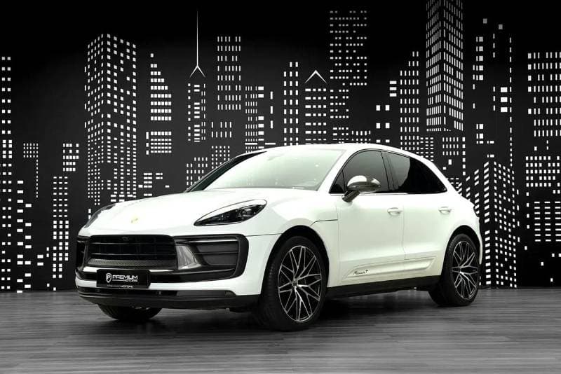 2023 Porsche Macan T thumbnail 2