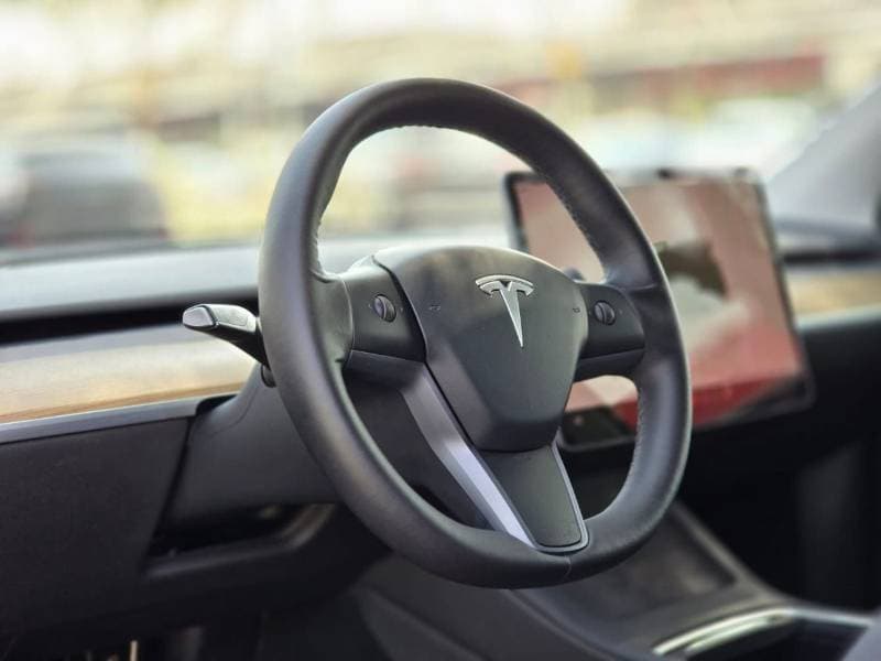 2022 Tesla Model Y LONG RANGE thumbnail 5