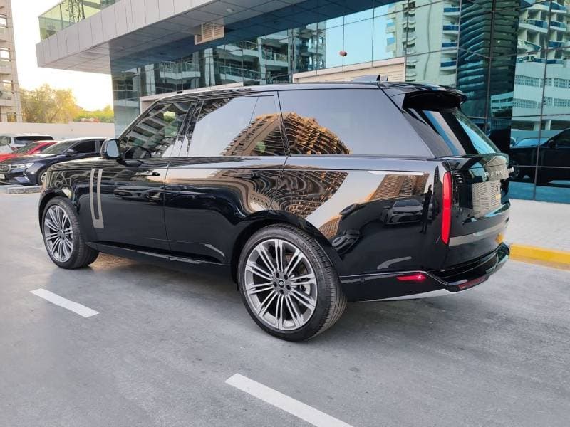 2025 Land Rover Range Rover SE thumbnail 6