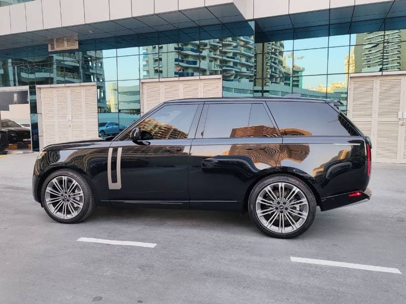 2025 Land Rover Range Rover SE thumbnail 7