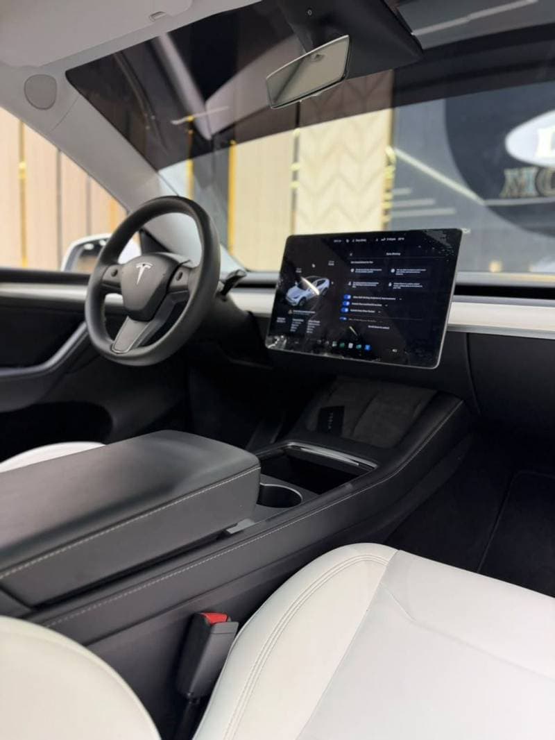 2024 Tesla Model Y STANDARD RANGE thumbnail 8