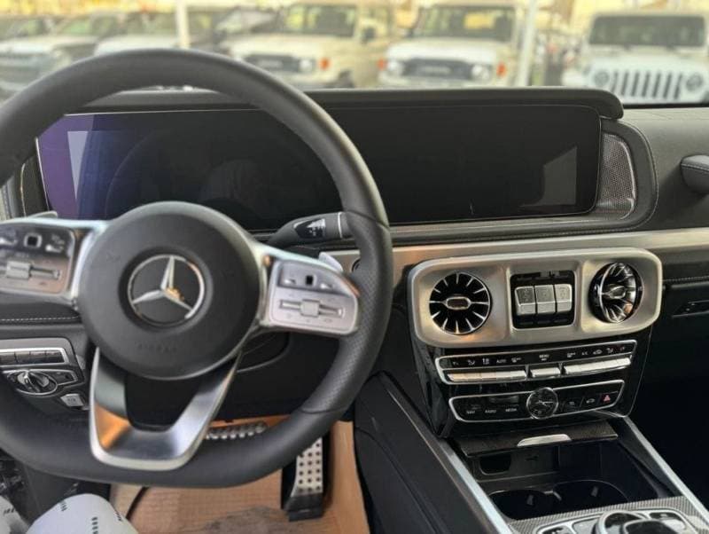2025 Mercedes Benz G500 STANDARD thumbnail 6