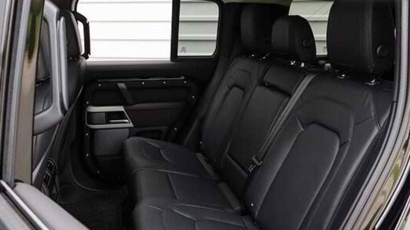 2024 Land Rover Defender thumbnail 7