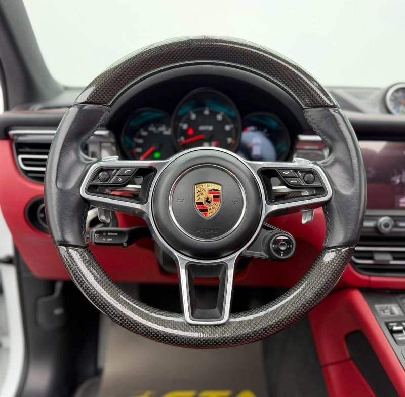 2020 Porsche Macan GTS thumbnail 7