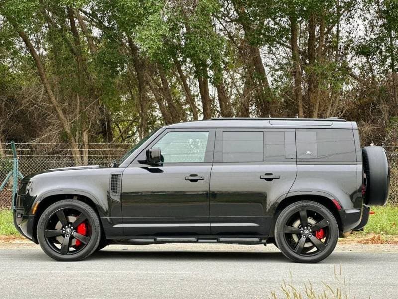 2022 Land Rover Defender thumbnail 5