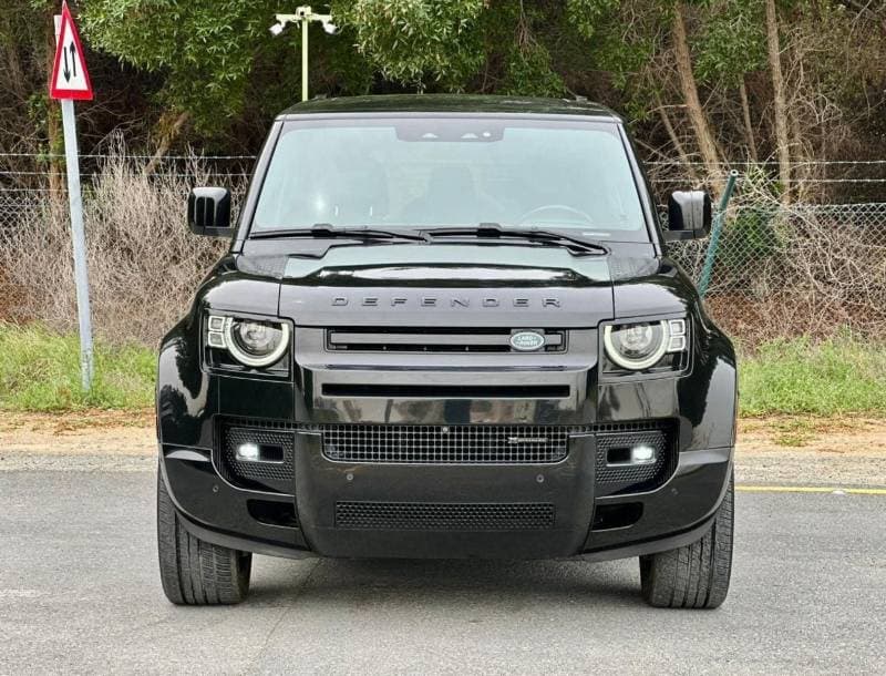 2022 Land Rover Defender thumbnail 8