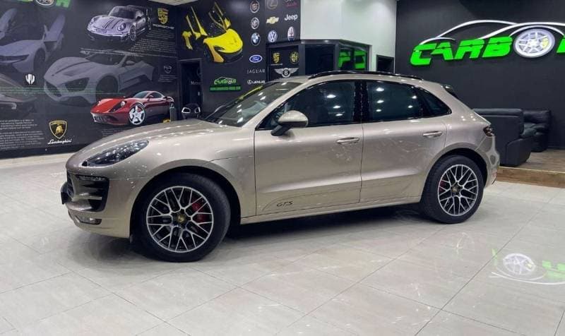 2017 Porsche Macan GTS thumbnail 3