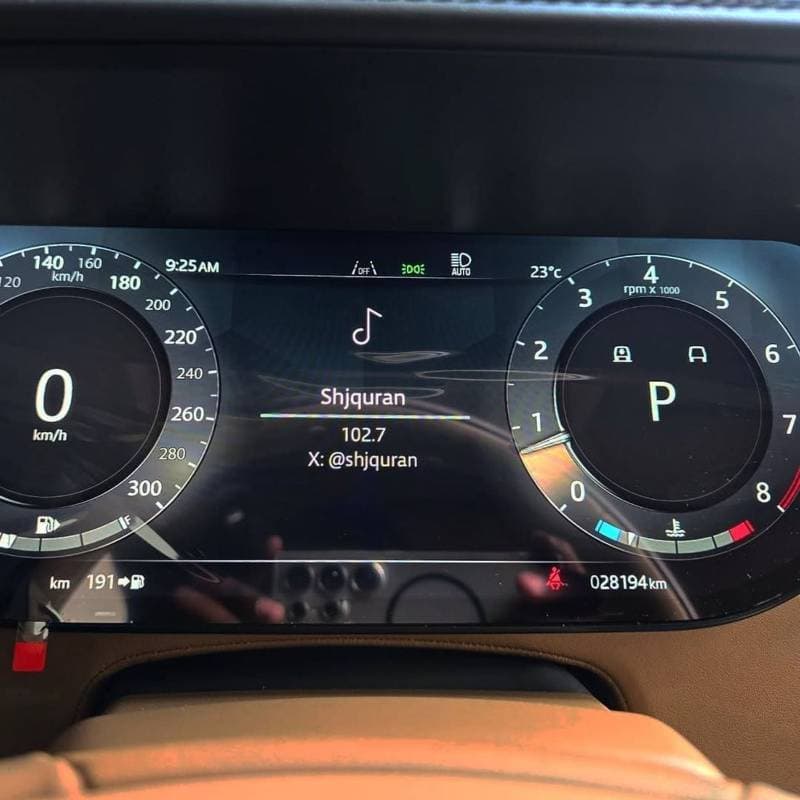 2025 Land Rover Range Rover HSE P400 thumbnail 3