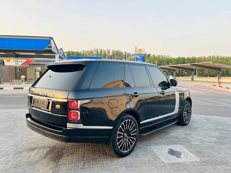 2015 Land Rover Range Rover HSE thumbnail 4