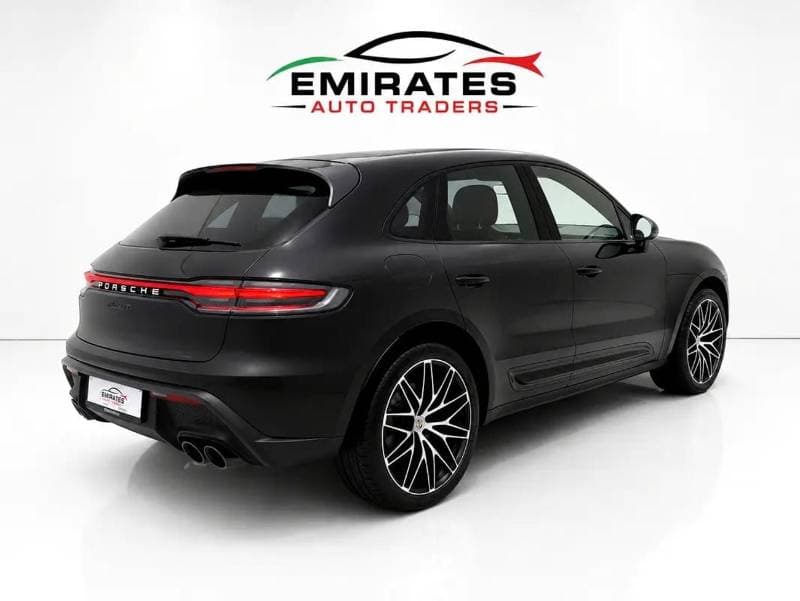 2022 Porsche Macan T thumbnail 5