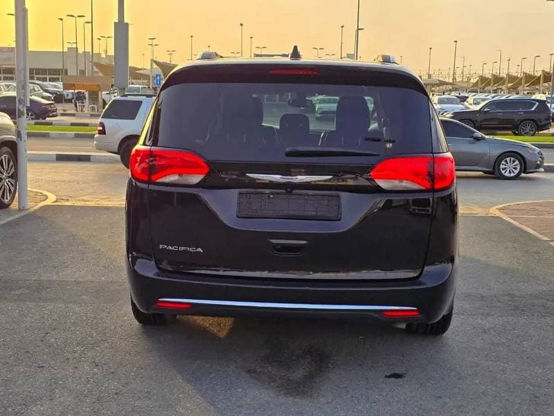 2020 Chrysler Pacifica thumbnail 3