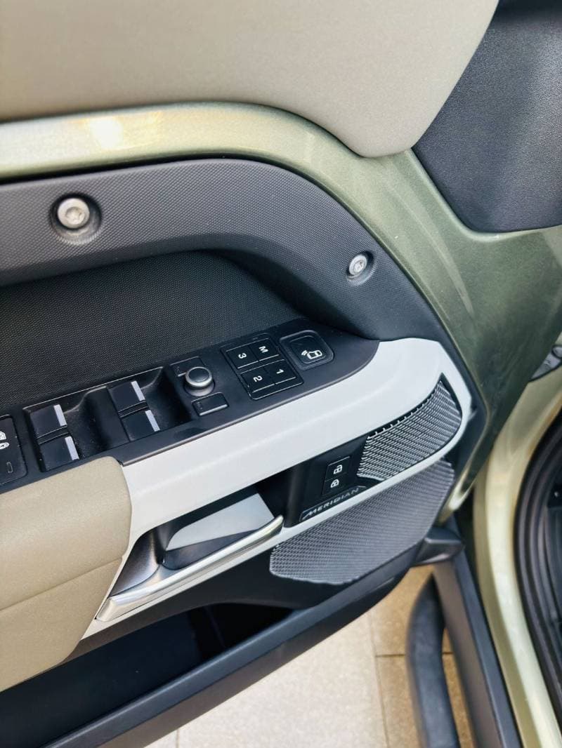 2020 Land Rover Defender thumbnail 7