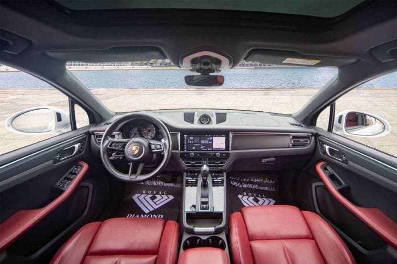 2023 Porsche Macan STANDARD thumbnail 7