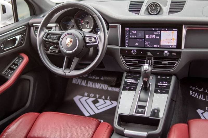 2023 Porsche Macan STANDARD thumbnail 8