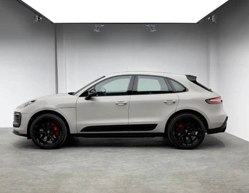 2024 Porsche Macan GTS thumbnail 2