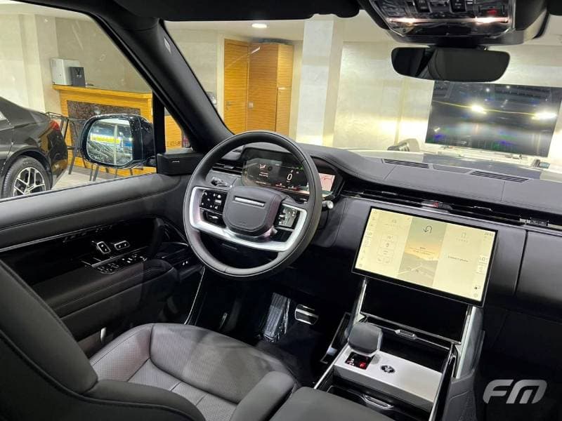 2026 Land Rover Range Rover SE P400 thumbnail 6