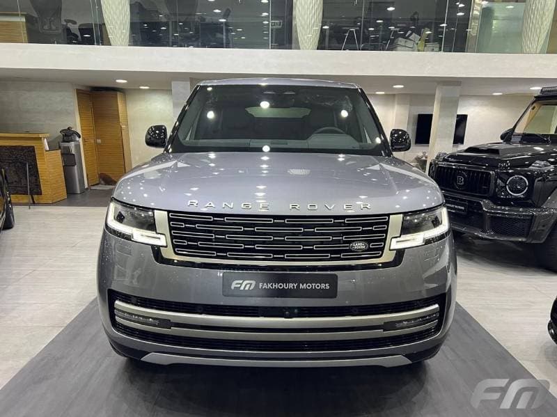 2026 Land Rover Range Rover SE P400