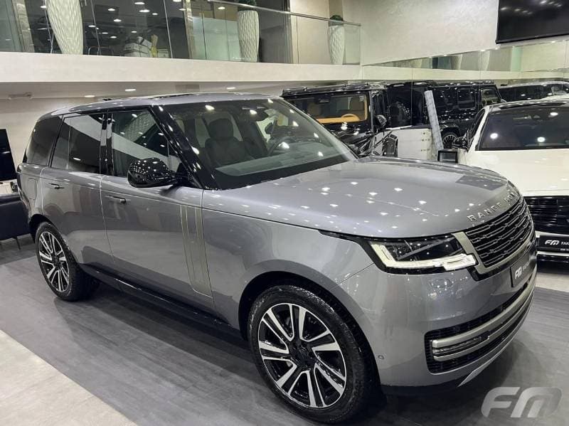 2026 Land Rover Range Rover SE P400 thumbnail 2
