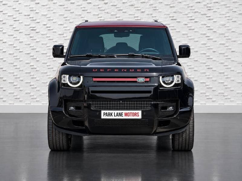 2025 Land Rover Defender thumbnail 2