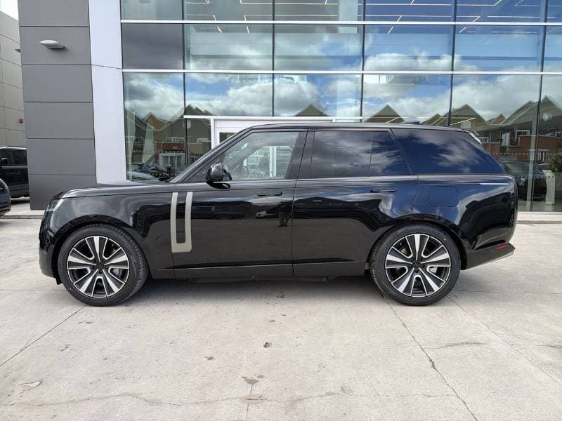 2026 Land Rover Range Rover AUTOBIOGRAPHY P530 thumbnail 4