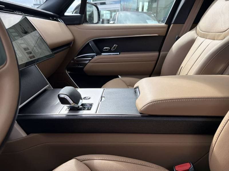 2026 Land Rover Range Rover AUTOBIOGRAPHY P530 thumbnail 7