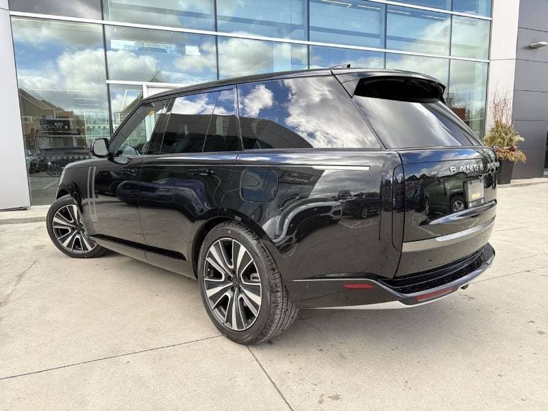2026 Land Rover Range Rover AUTOBIOGRAPHY P530 thumbnail 6