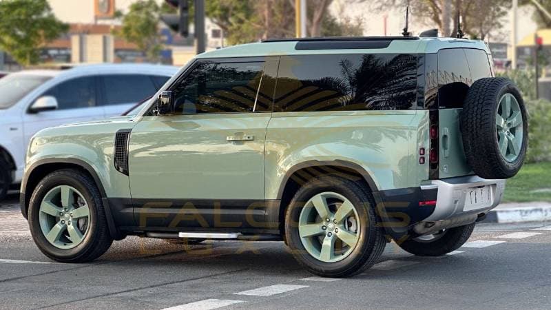 2023 Land Rover Defender thumbnail 5