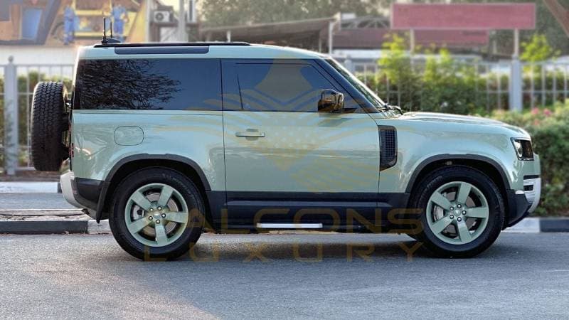 2023 Land Rover Defender thumbnail 8