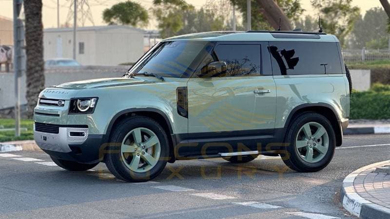 2023 Land Rover Defender thumbnail 4