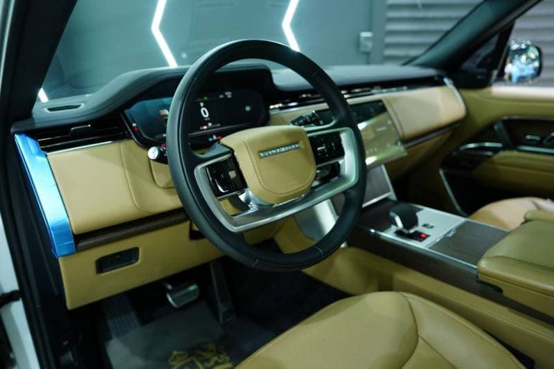 2025 Land Rover Range Rover SE P400 thumbnail 4