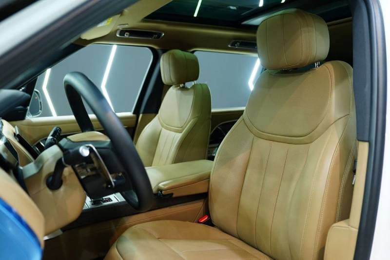 2025 Land Rover Range Rover SE P400 thumbnail 5
