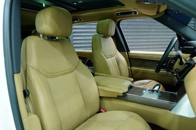 2025 Land Rover Range Rover SE P400 thumbnail 8
