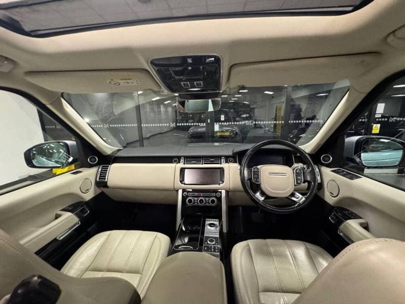 2017 Land Rover Range Rover VOGUE thumbnail 7