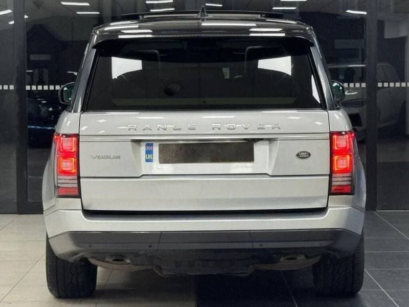2017 Land Rover Range Rover VOGUE thumbnail 3
