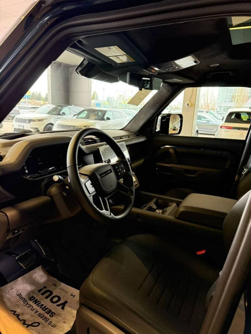 2026 Land Rover Defender thumbnail 5