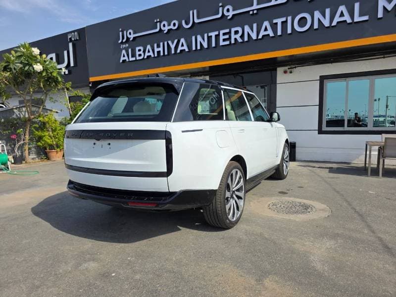 2026 Land Rover Range Rover AUTOBIOGRAPHY P530 thumbnail 6