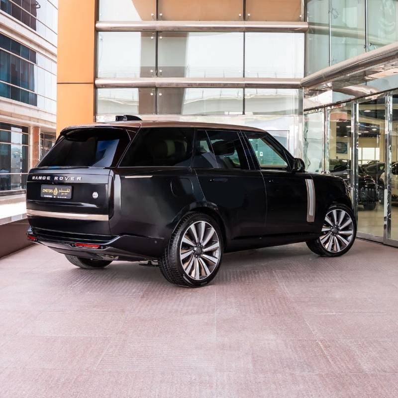 2026 Land Rover Range Rover SV LWB P615 thumbnail 3