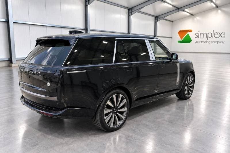2026 Land Rover Range Rover SV LWB P615 thumbnail 4