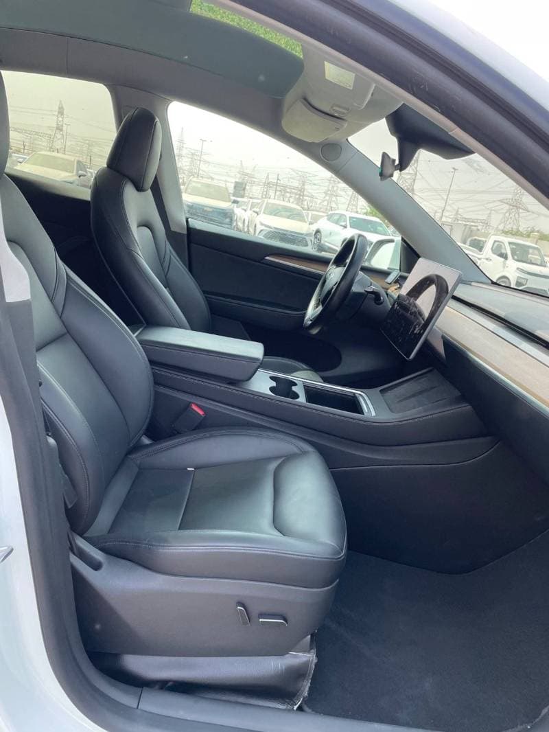 2024 Tesla Model Y LONG RANGE thumbnail 8