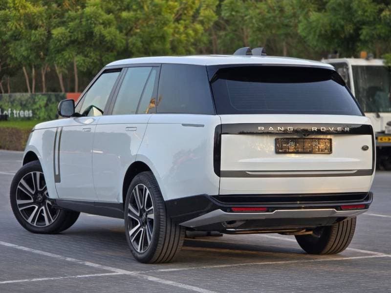 2023 Land Rover Range Rover SE P400 thumbnail 7