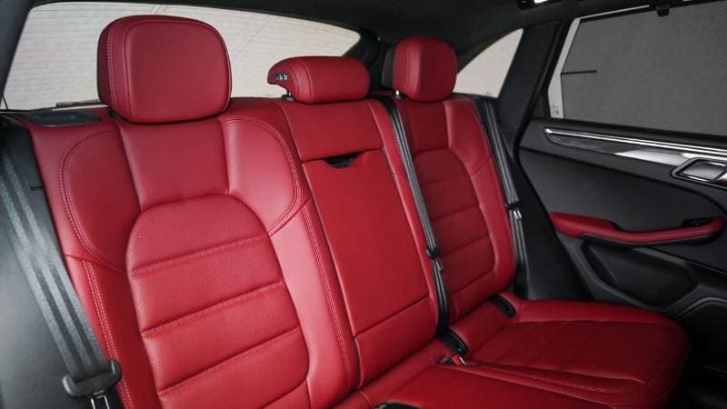 2025 Porsche Macan GTS thumbnail 7