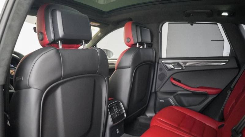 2025 Porsche Macan GTS thumbnail 5