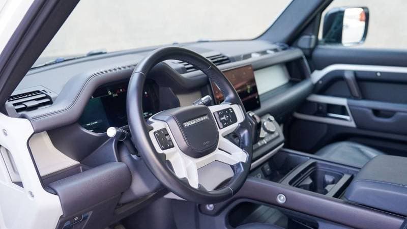 2022 Land Rover Defender thumbnail 4