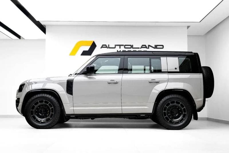 2026 Land Rover Defender thumbnail 5