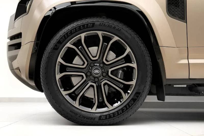 2025 Land Rover Defender thumbnail 6