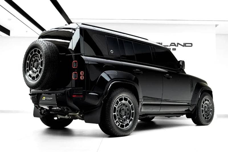 2026 Land Rover Defender thumbnail 2
