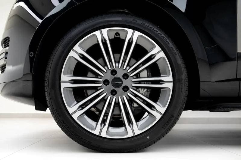 2026 Land Rover Range Rover HSE P530 thumbnail 6